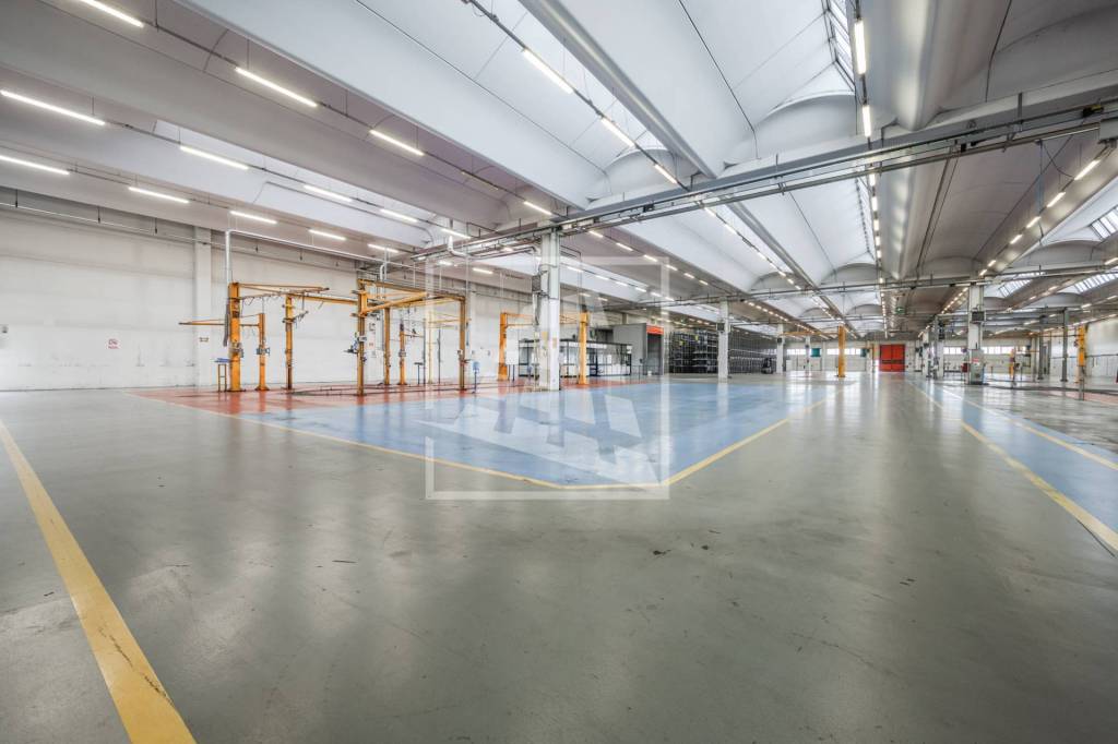 locale commerciale in vendita a Luzzara