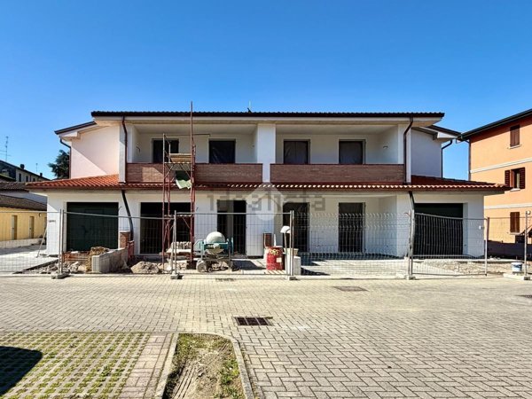 casa indipendente in vendita a Luzzara