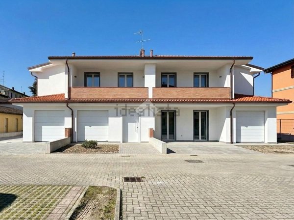 casa indipendente in vendita a Luzzara