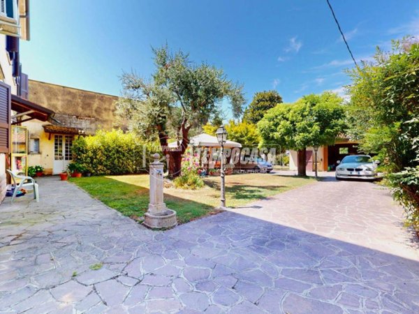 casa indipendente in vendita a Luzzara in zona Villarotta