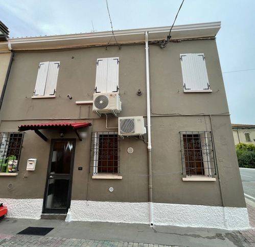 casa indipendente in vendita a Luzzara in zona Codisotto