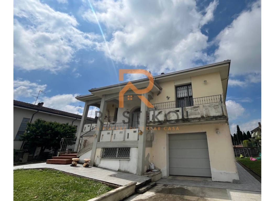 casa indipendente in vendita a Luzzara