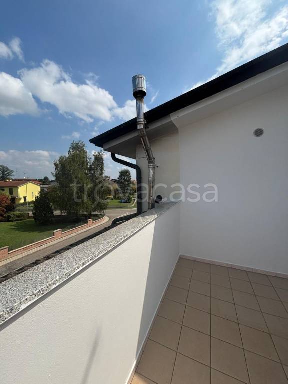 casa indipendente in vendita a Luzzara in zona Casoni