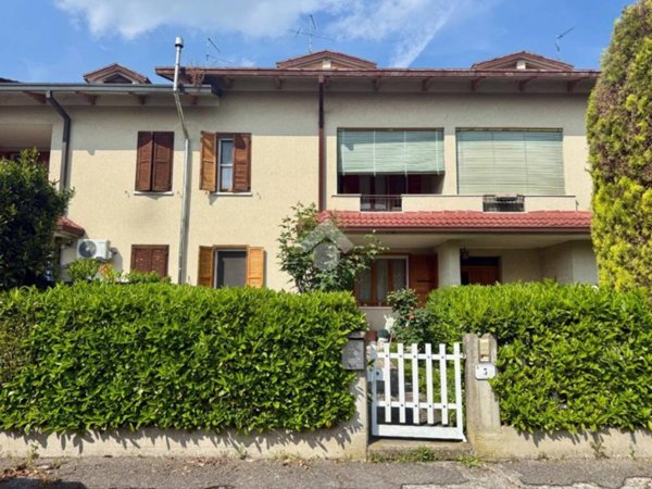 casa indipendente in vendita a Luzzara
