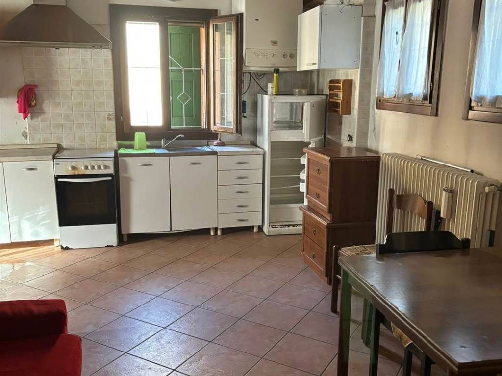 casa indipendente in vendita a Luzzara in zona Codisotto