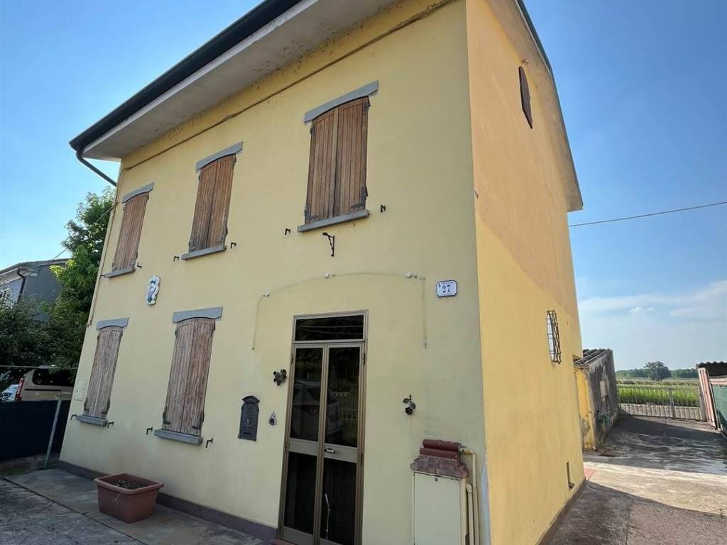 casa indipendente in vendita a Luzzara