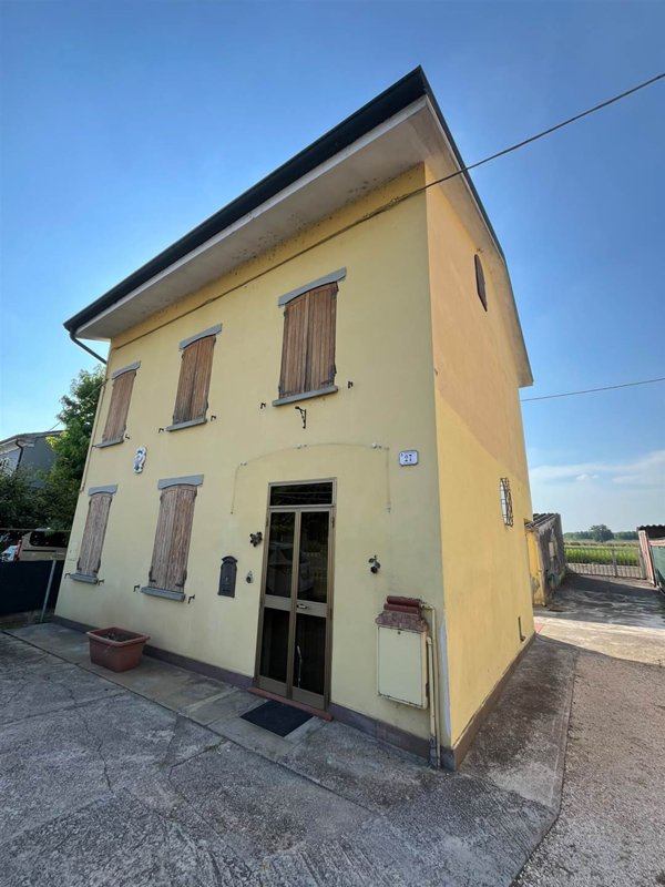 casa indipendente in vendita a Luzzara