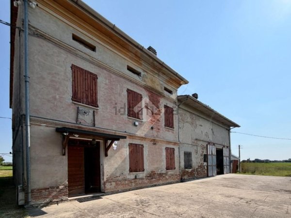 casale in vendita a Luzzara