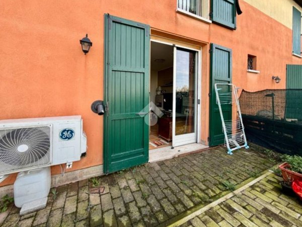 casa indipendente in vendita a Luzzara
