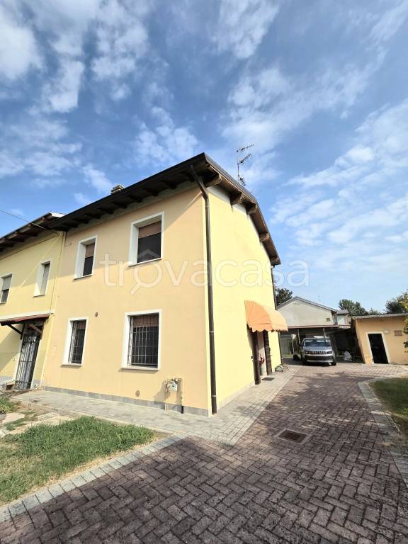 casa indipendente in vendita a Luzzara in zona Villarotta