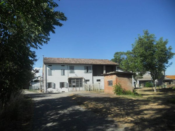 intera palazzina in vendita a Montecchio Emilia