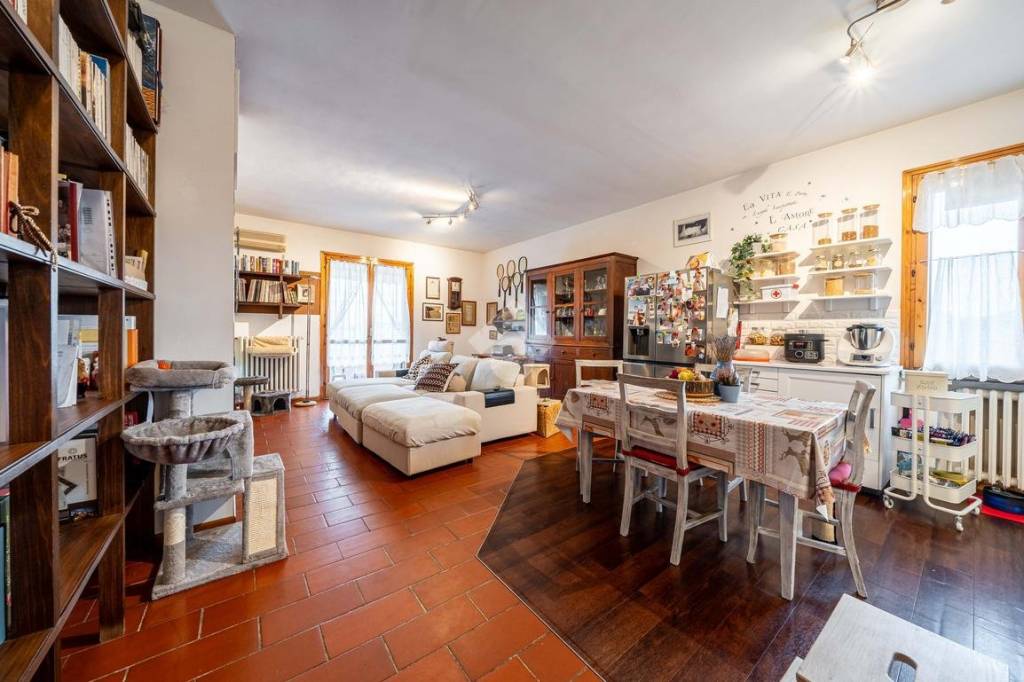 appartamento in vendita a Montecchio Emilia