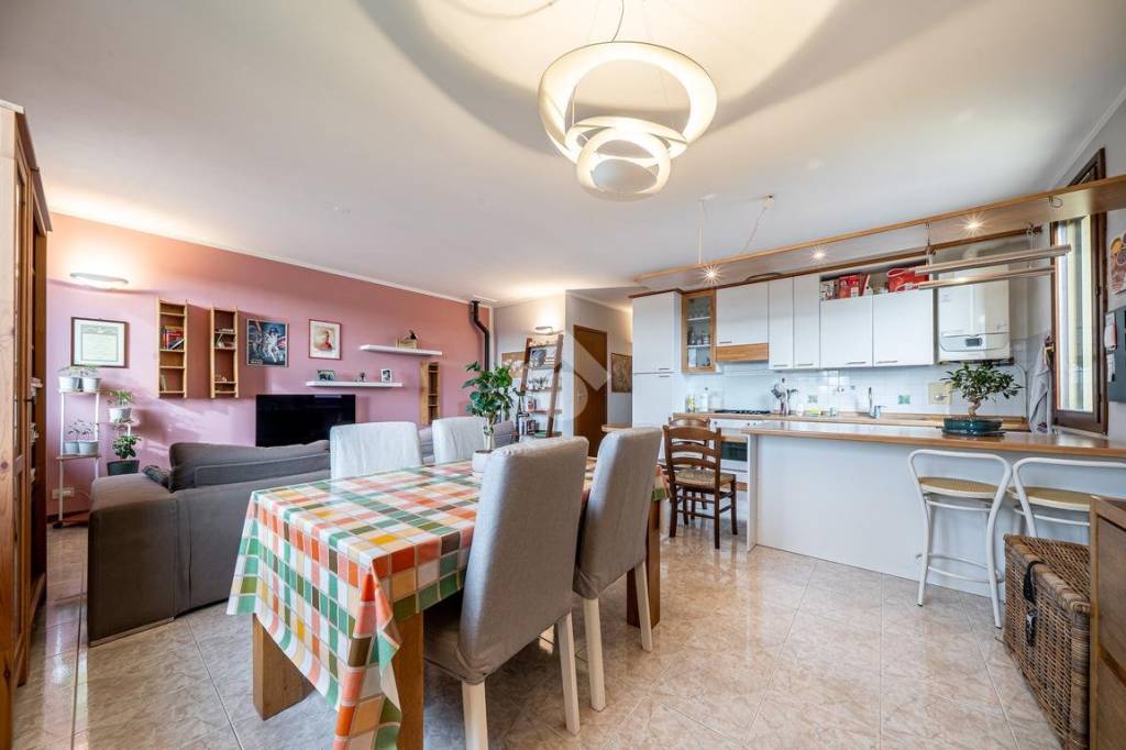 appartamento in vendita a Montecchio Emilia