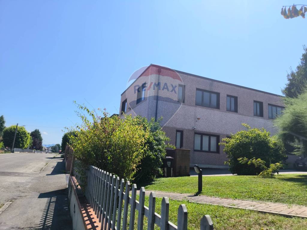 negozio in vendita a Montecchio Emilia