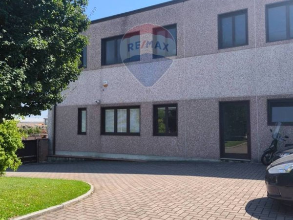 negozio in vendita a Montecchio Emilia