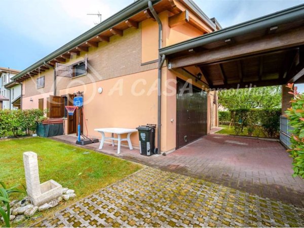 casa indipendente in vendita a Montecchio Emilia