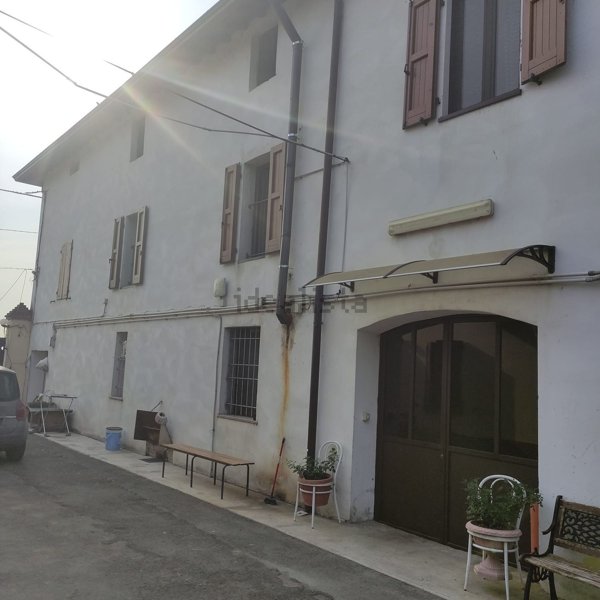 appartamento in vendita a Montecchio Emilia