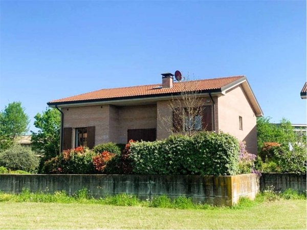 casa indipendente in vendita a Montecchio Emilia