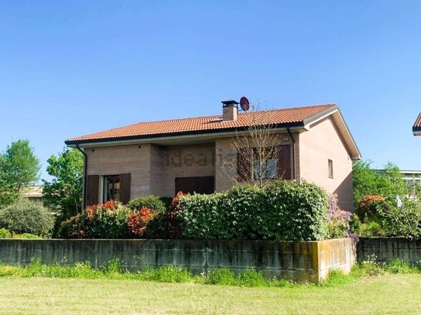 casa indipendente in vendita a Montecchio Emilia