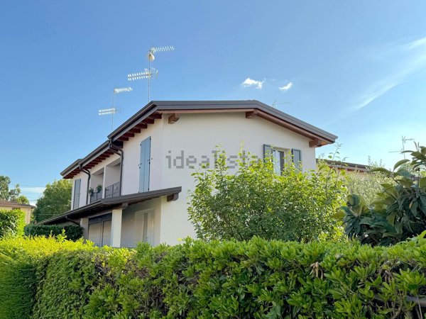 casa indipendente in vendita a Montecchio Emilia