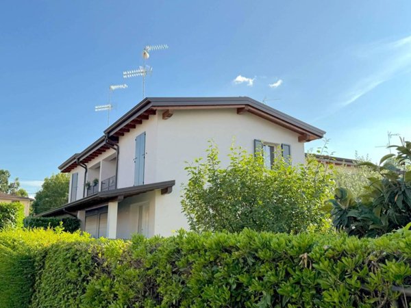 casa indipendente in vendita a Montecchio Emilia