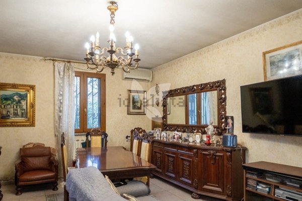 casa indipendente in vendita a Montecchio Emilia