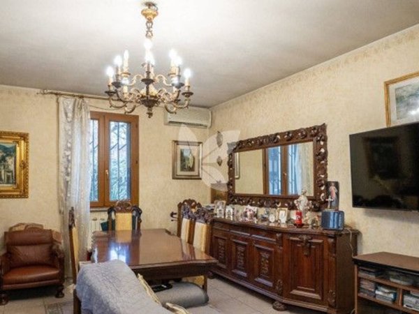 casa indipendente in vendita a Montecchio Emilia