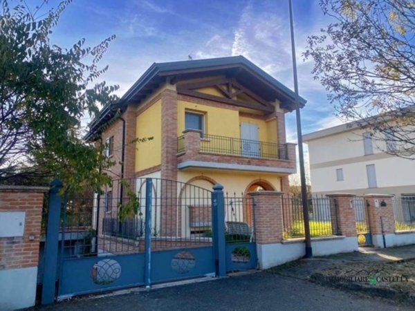 casa indipendente in vendita a Montecchio Emilia