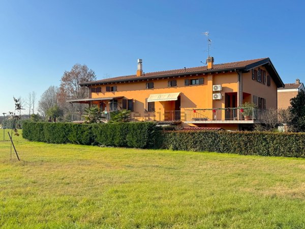 casa indipendente in vendita a Montecchio Emilia