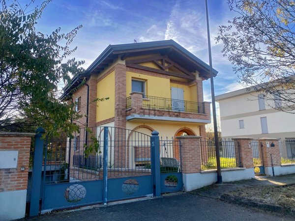 quadrivano in vendita a Montecchio Emilia