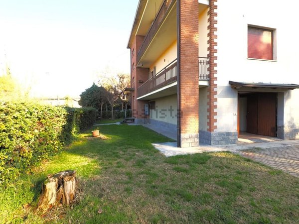 casa indipendente in vendita a Montecchio Emilia