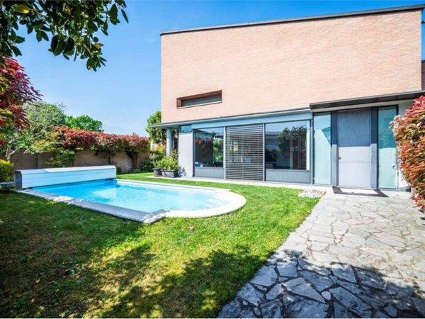 casa indipendente in vendita a Montecchio Emilia