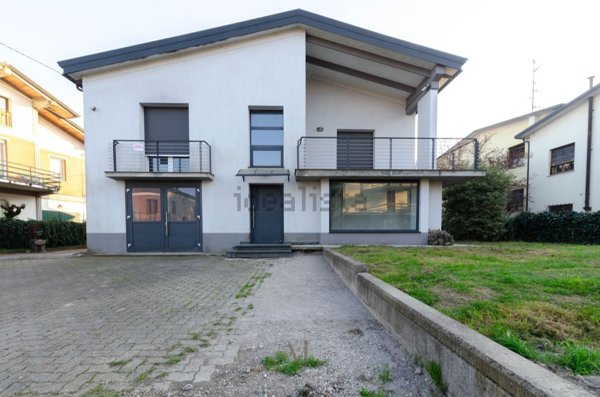 casa indipendente in vendita a Montecchio Emilia