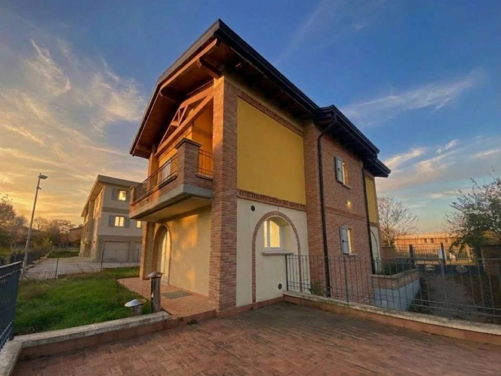 casa indipendente in vendita a Montecchio Emilia