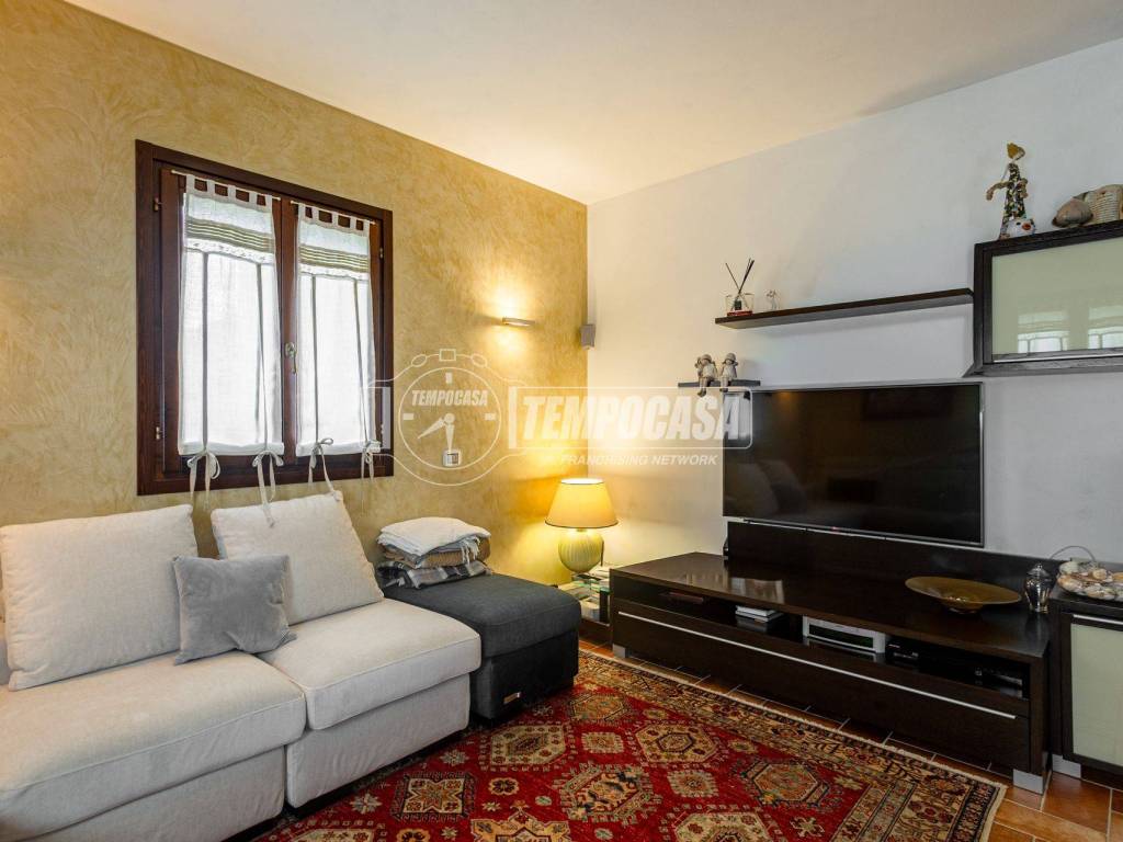 casa indipendente in vendita a Montecchio Emilia