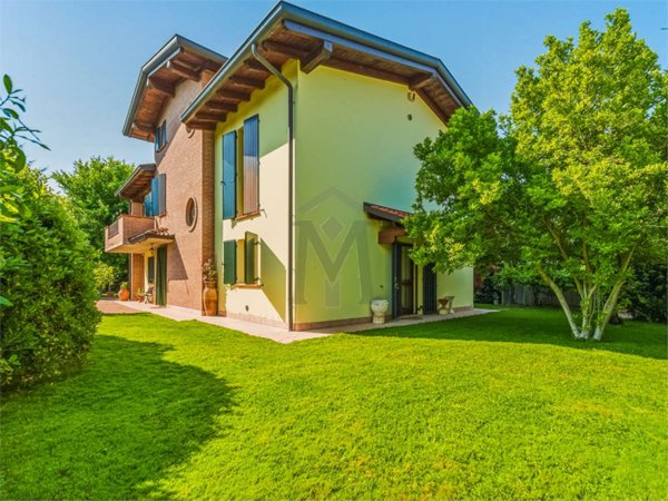 casa indipendente in vendita a Montecchio Emilia