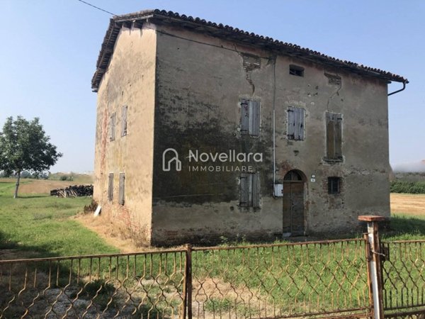 casa indipendente in vendita a Novellara