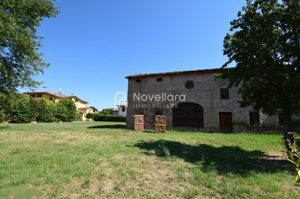 terreno edificabile in vendita a Novellara