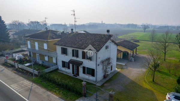 casa indipendente in vendita a Novellara