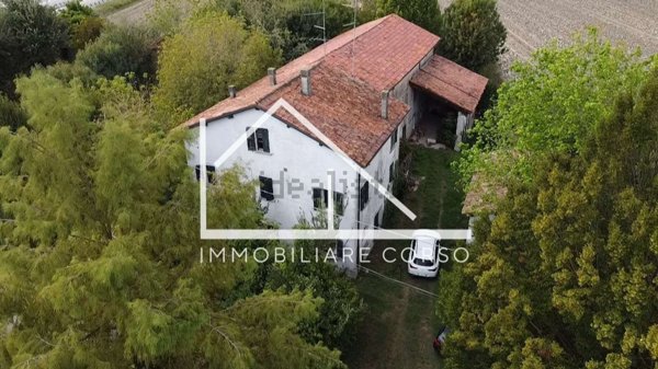 locale di sgombero in vendita a Novellara
