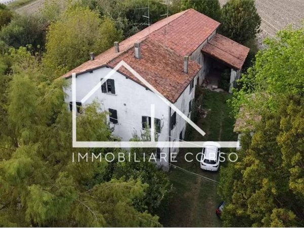 casale in vendita a Novellara