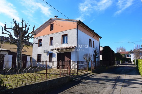 casa indipendente in vendita a Novellara