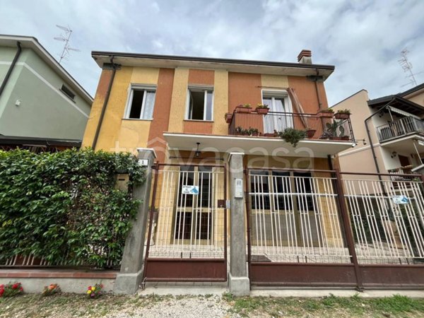 casa indipendente in vendita a Novellara
