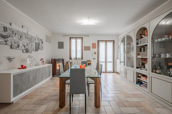 casa indipendente in vendita a Novellara