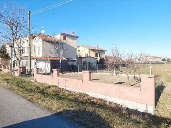 quadrivano in vendita a Novellara