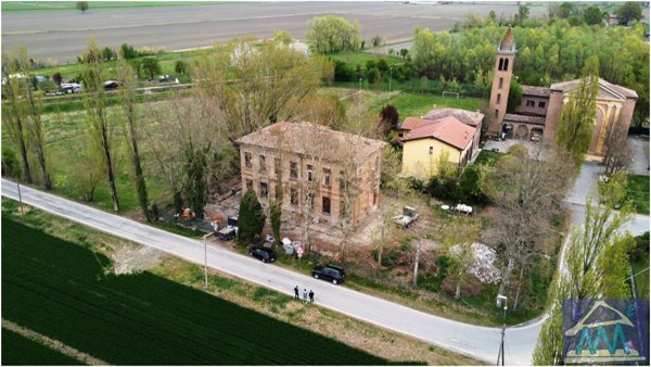 casa indipendente in vendita a Novellara