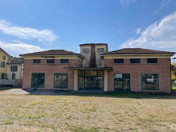 terreno edificabile in vendita a Novellara