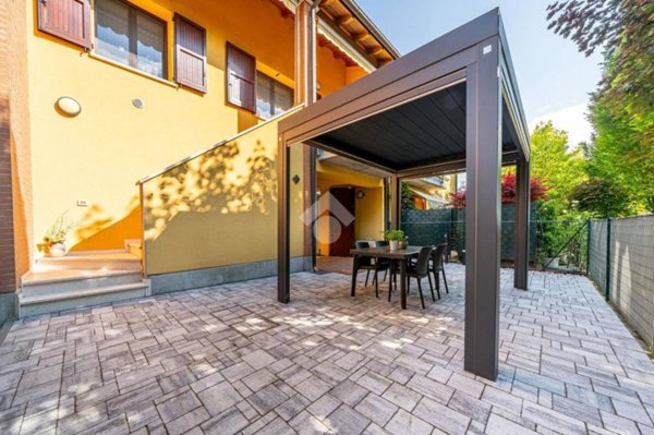 casa indipendente in vendita a Novellara