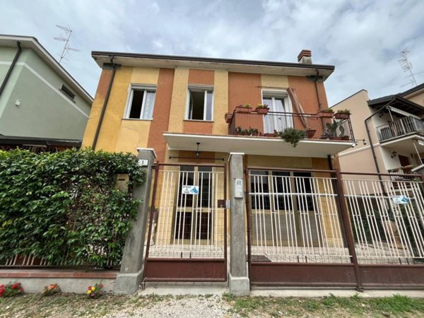 casa indipendente in vendita a Novellara