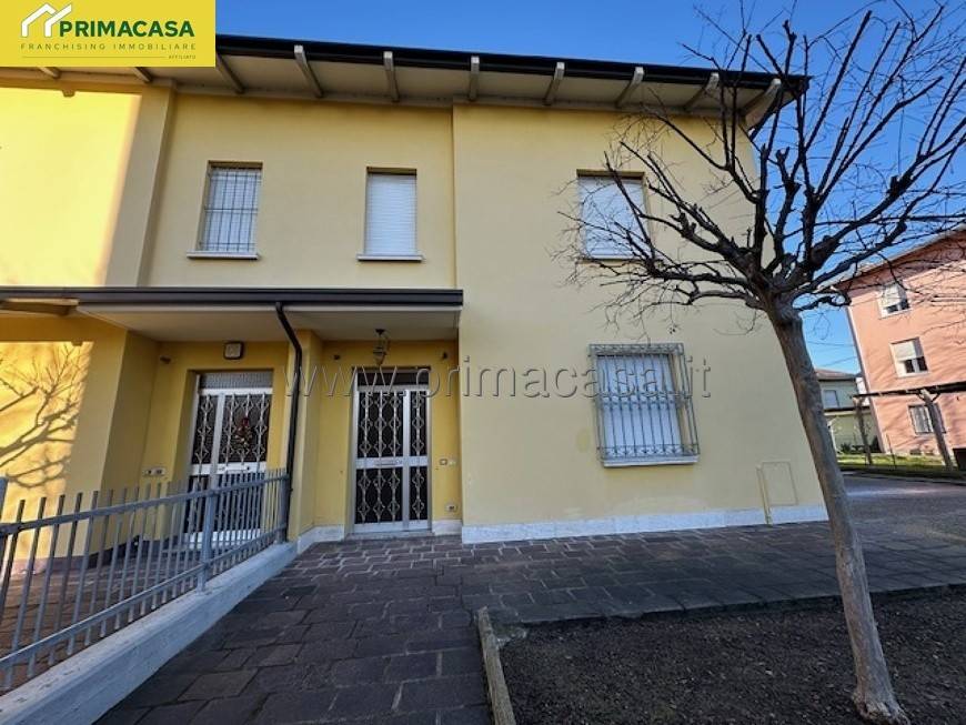 casa indipendente in vendita a Novellara